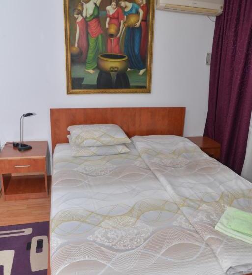 تختخواب و صبحانه Apartments Imper   Imd