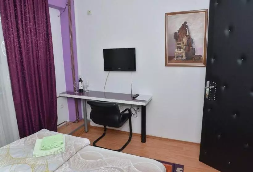 تختخواب و صبحانه Apartments Imper   Imd