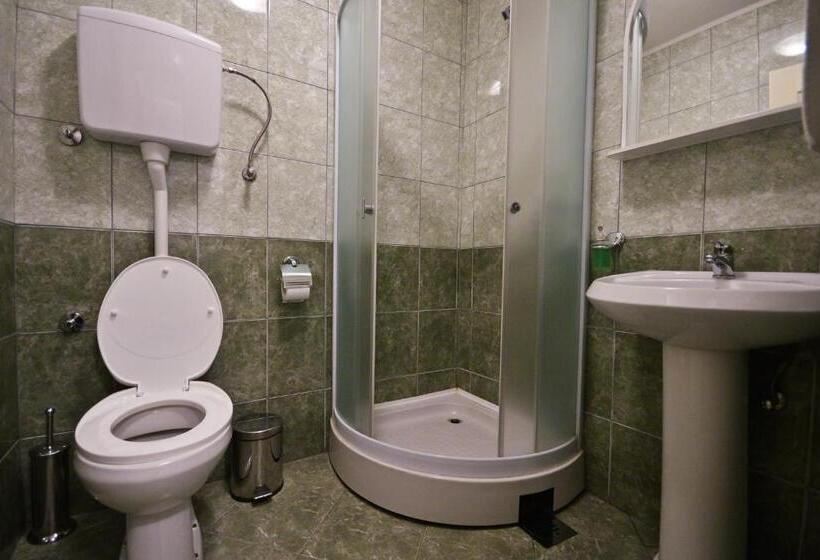 تختخواب و صبحانه Apartments Imper   Imd