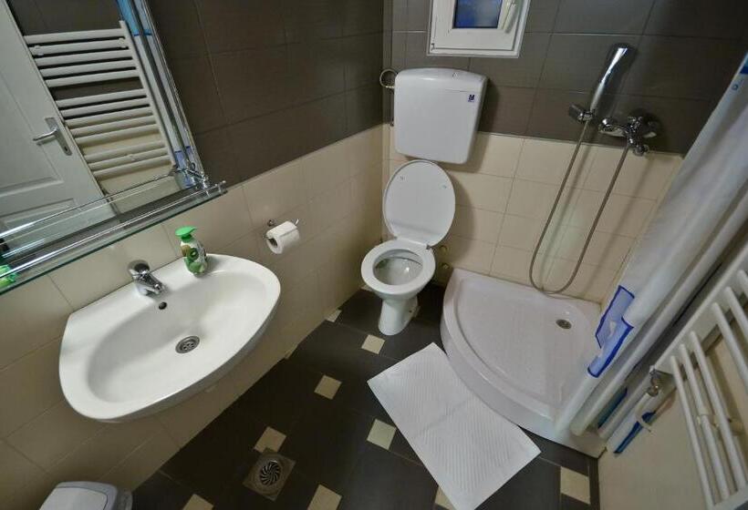 تختخواب و صبحانه Apartments Imper   Imd