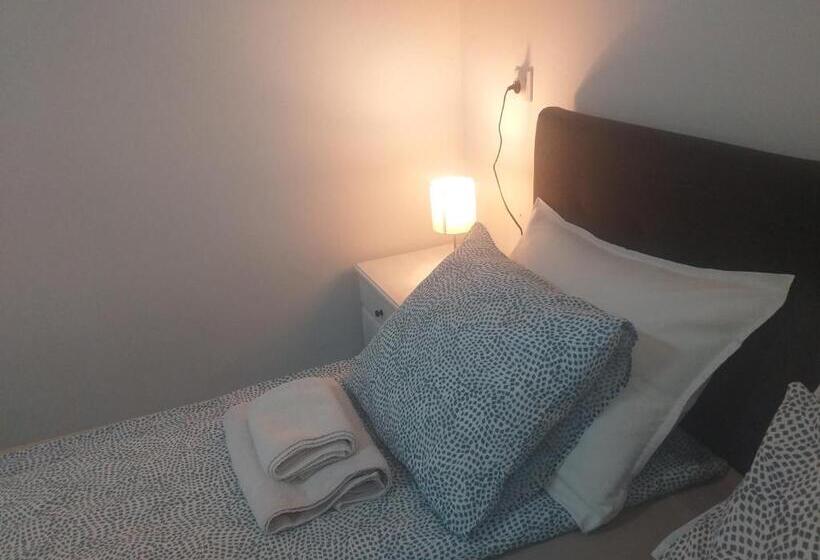 تختخواب و صبحانه Sobe Zeravica Sremski Karlovci