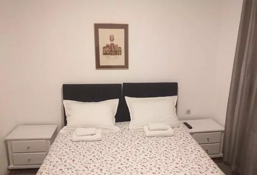 تختخواب و صبحانه Sobe Zeravica Sremski Karlovci