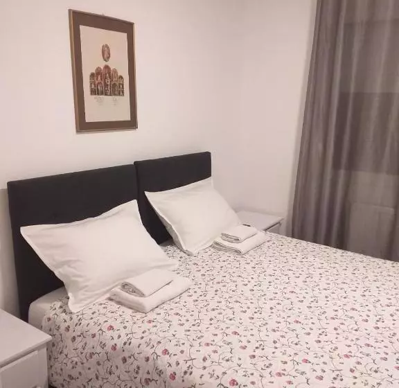تختخواب و صبحانه Sobe Zeravica Sremski Karlovci