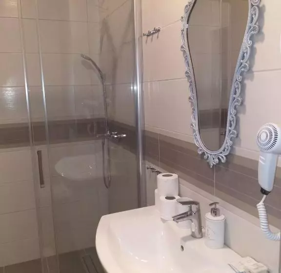 تختخواب و صبحانه Sobe Zeravica Sremski Karlovci
