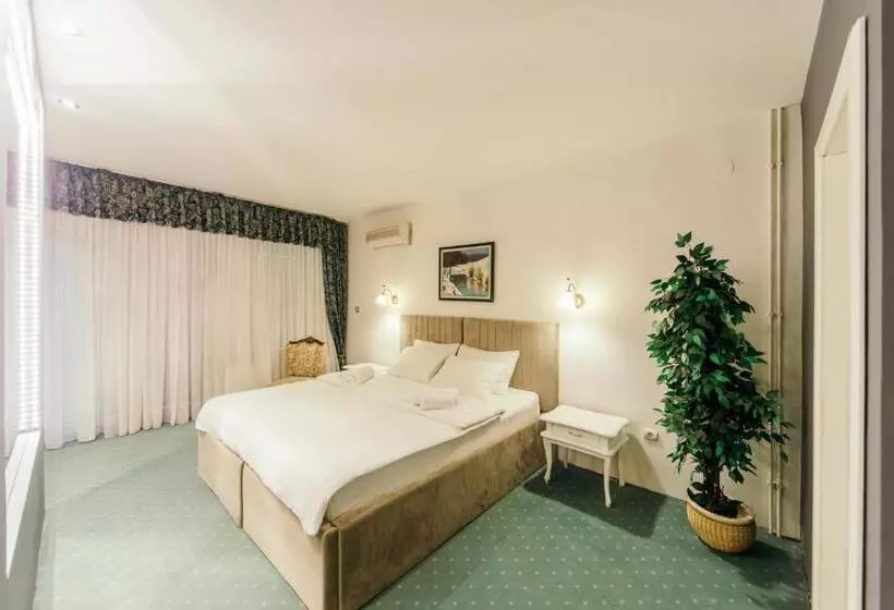 Garni Hotel President De Luxe