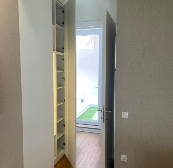 هتل Belgrade Inn Garni