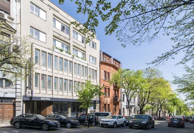 هتل Belgrade Inn Garni