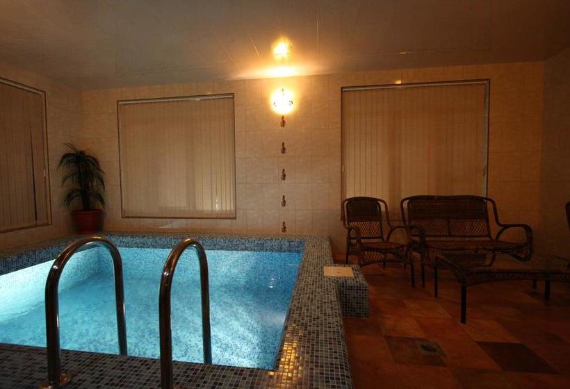 בית מלון כפרי Maksimus