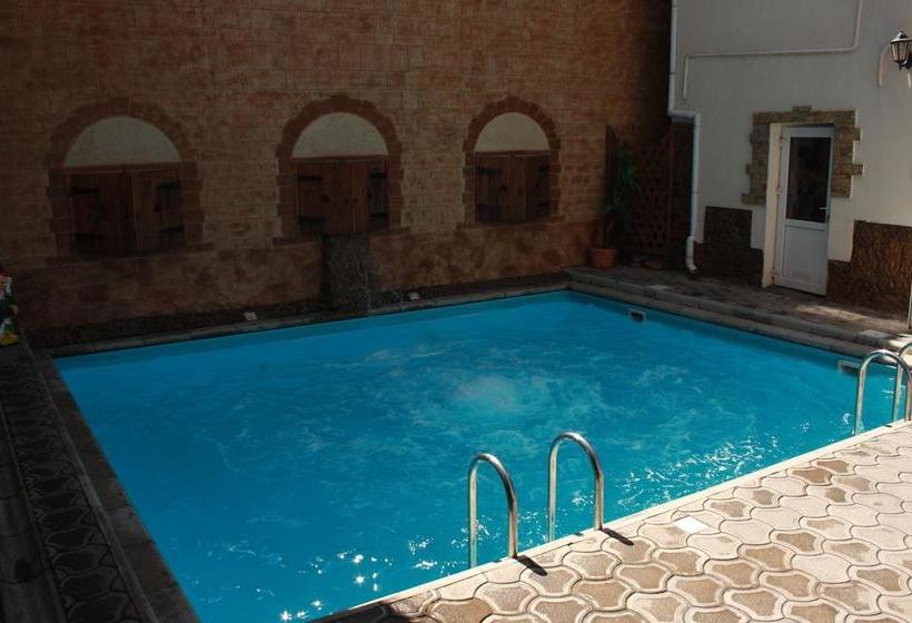 בית מלון כפרי Maksimus