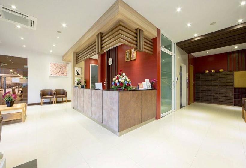 בית מלון כפרי The Jasmine Nai Harn Beach Resort And Spa