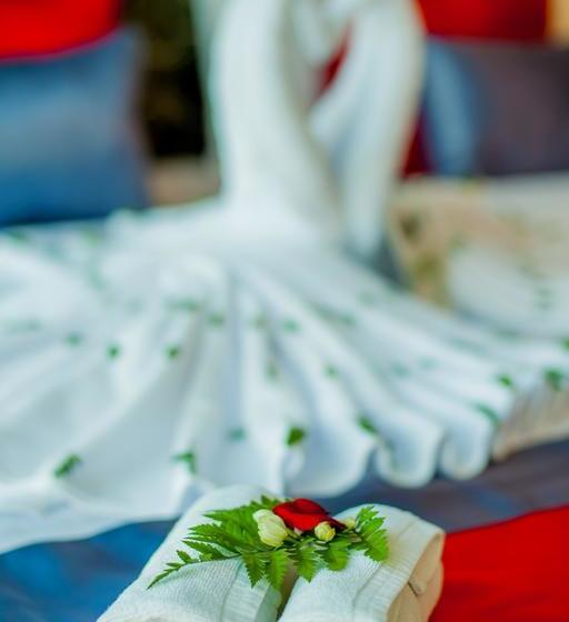 בית מלון כפרי The Jasmine Nai Harn Beach Resort And Spa