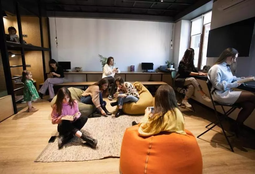 Kantar Hostel
