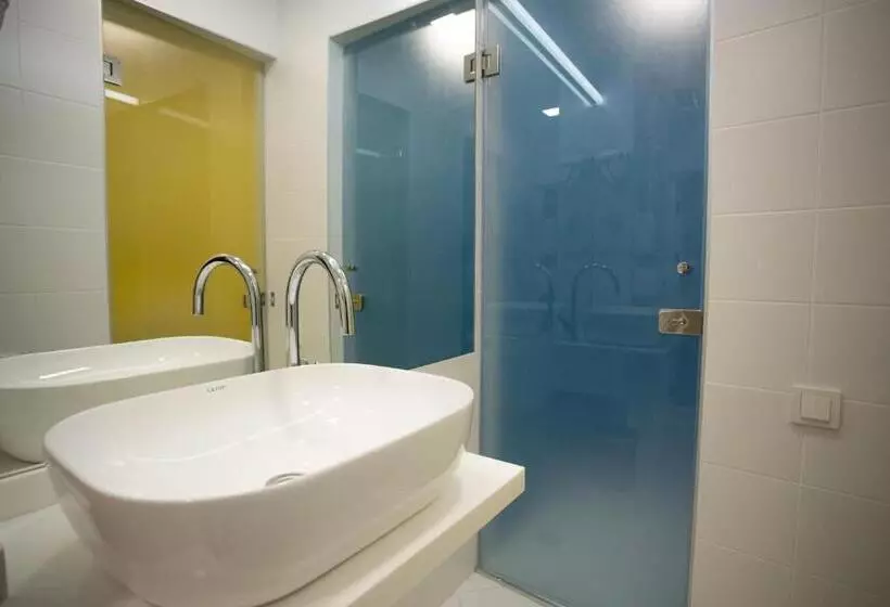 Kantar Hostel