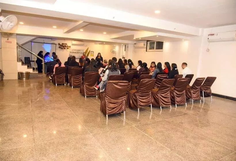 ホテル Centrum Kota