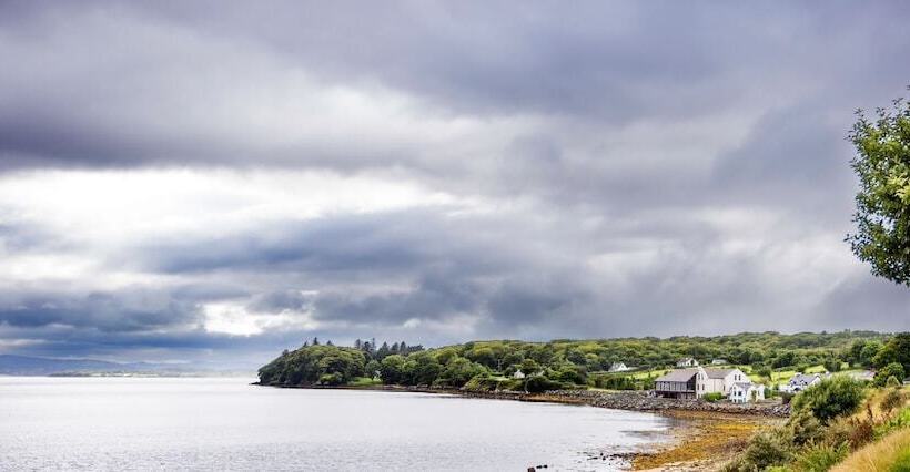 Hotel The Waters Edge