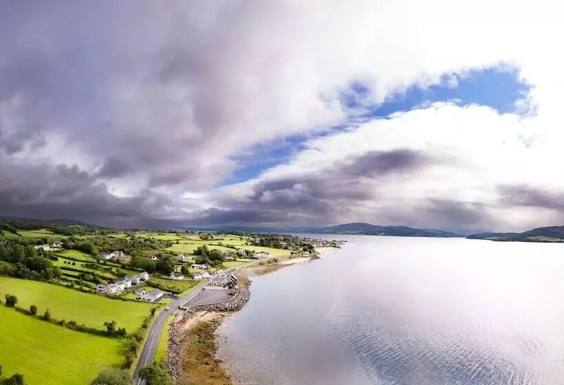 Hotelli The Waters Edge