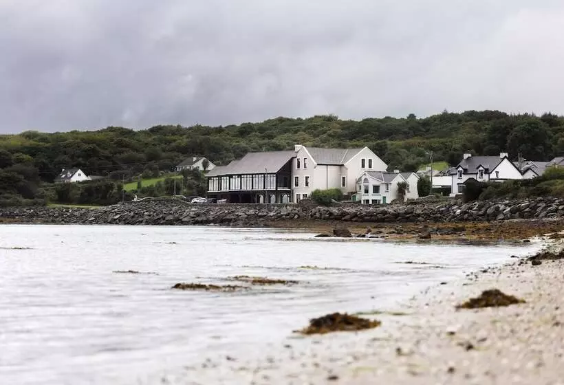 Hotelli The Waters Edge