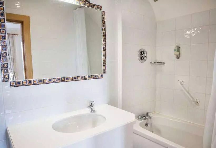 Hotelli The Waters Edge