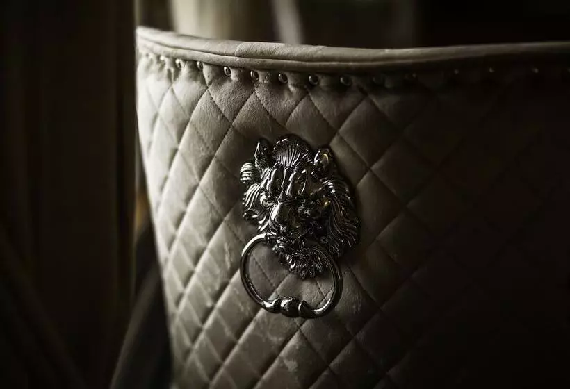 Hotelli The Waters Edge