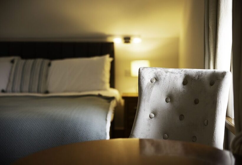 Hotel The Waters Edge