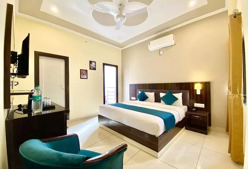 ホテル Tapovan New Residency   5 Minutes Walk To Laxman Jhula