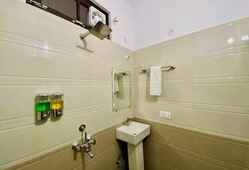 ホテル Tapovan New Residency   5 Minutes Walk To Laxman Jhula