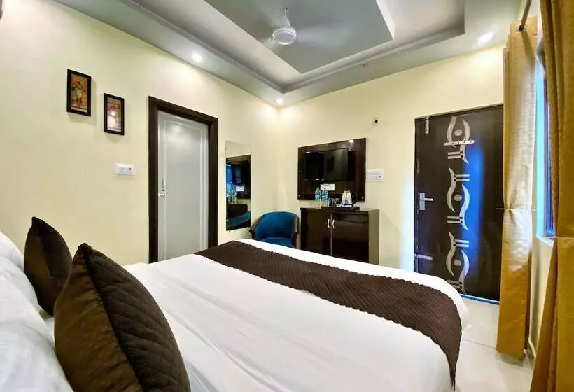 ホテル Tapovan New Residency   5 Minutes Walk To Laxman Jhula