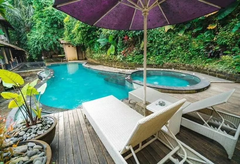 ホテル Kubuku Ubud Villas