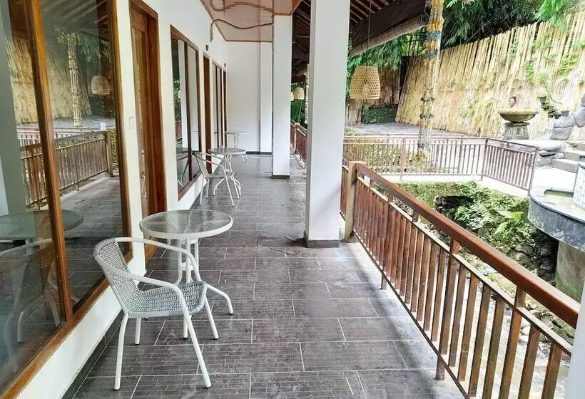 ホテル Kubuku Ubud Villas