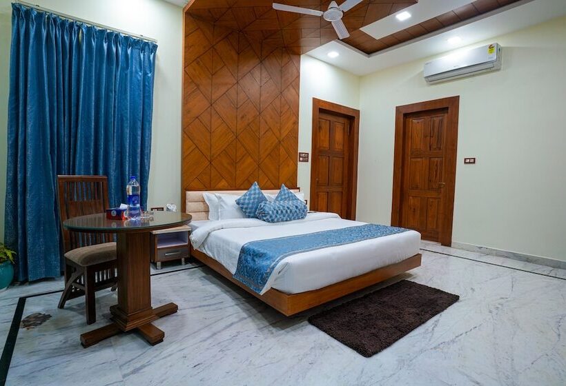 Hotel Matoshree Club And Resort