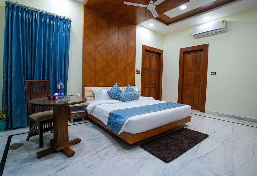 Hotelli Matoshree Club And Resort