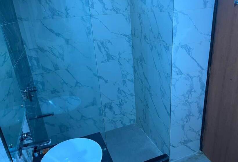 Отель The Triumph