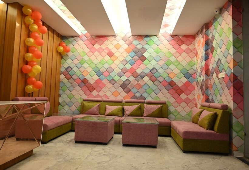 Отель The Triumph