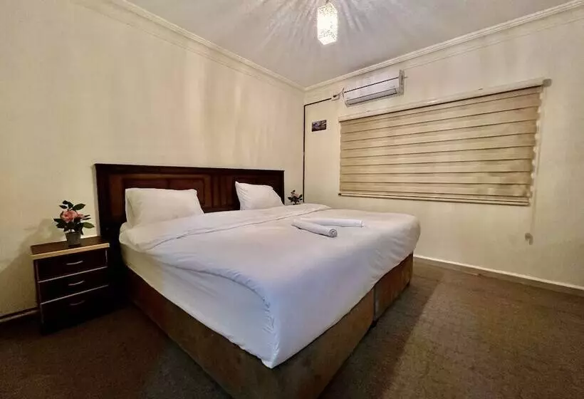 Raqeem Hostel
