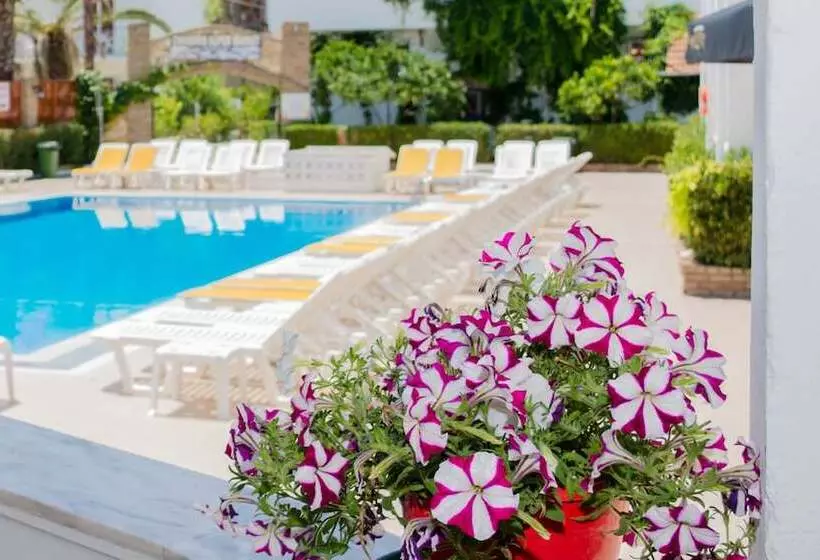 Chandris Apartments