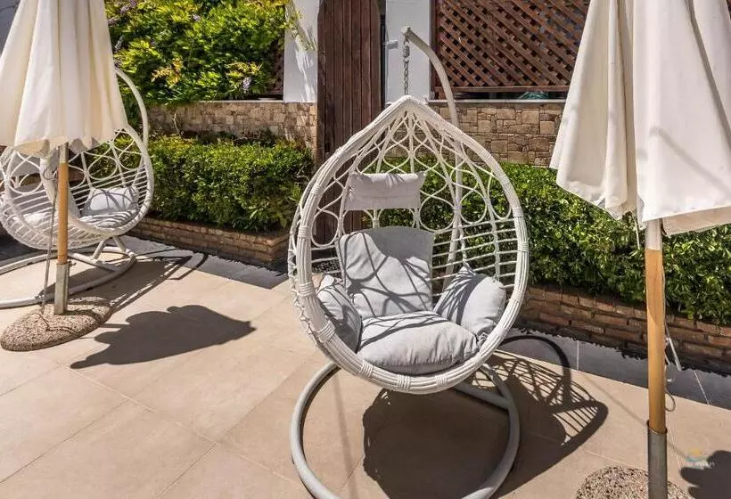 Chandris Apartments
