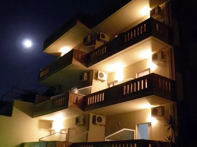 Christi Apartments