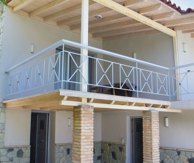 Corinthian Residence