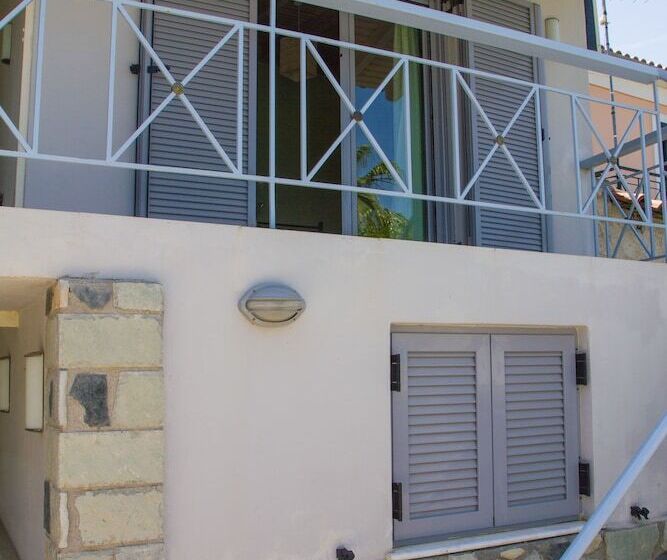 Corinthian Residence