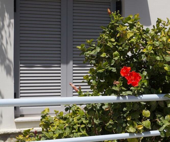 Corinthian Residence