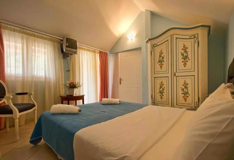 Elena Hotel Apartments