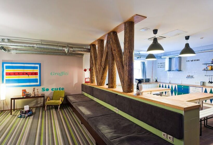 Hostel Friends Graffiti