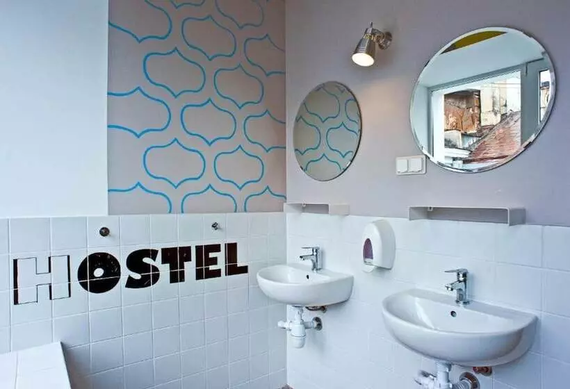 Hostel Friends Graffiti