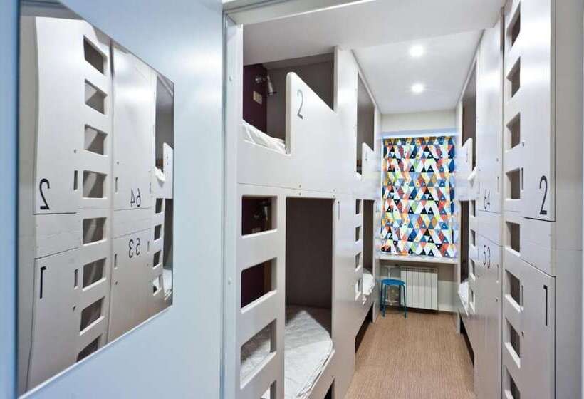 Hostel Friends Graffiti