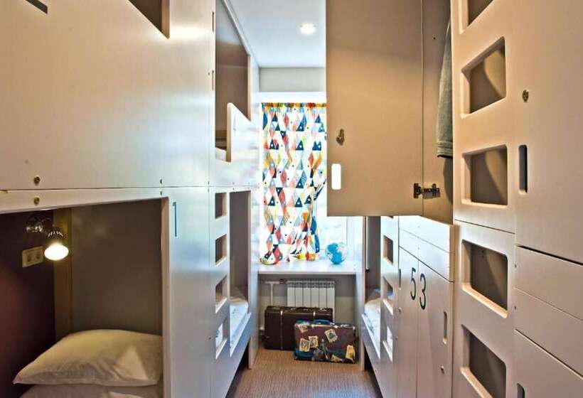 Hostel Friends Graffiti