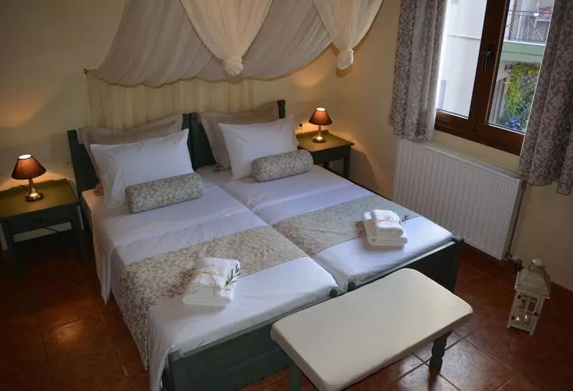 ホテル Elianthos Villas