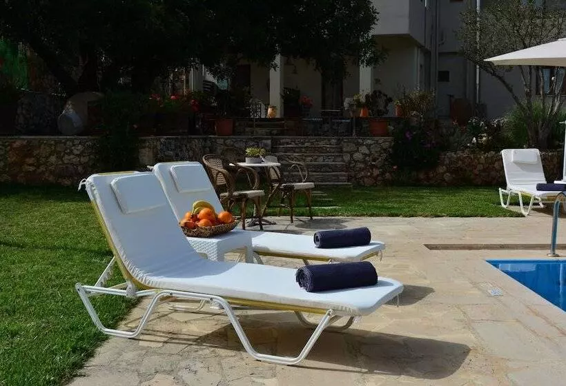 ホテル Elianthos Villas