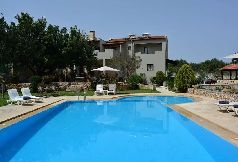 ホテル Elianthos Villas