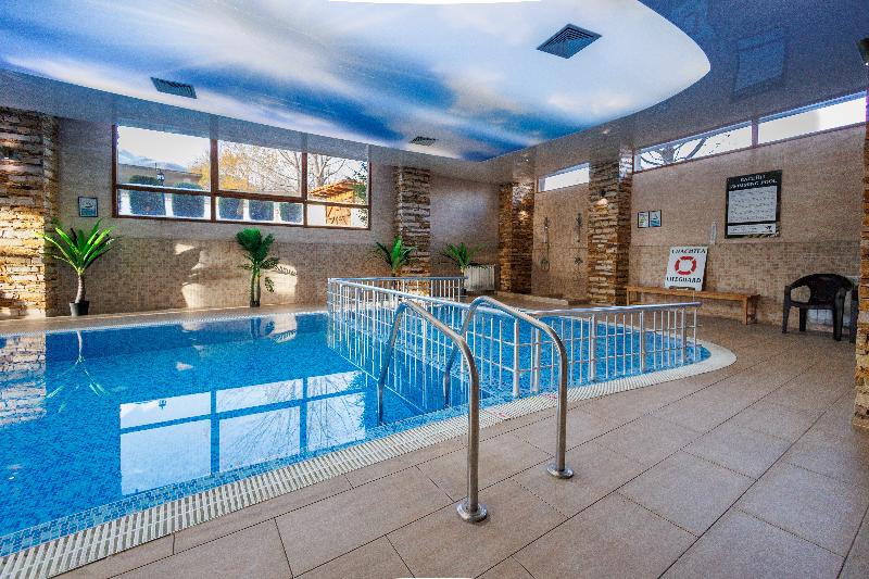 Smartr Green Wood Hotel & Spa