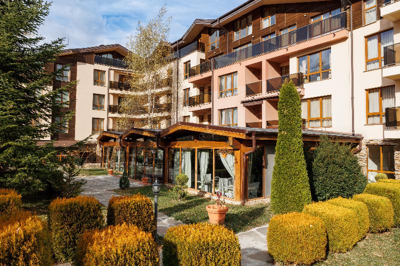 Smartr Green Wood Hotel & Spa